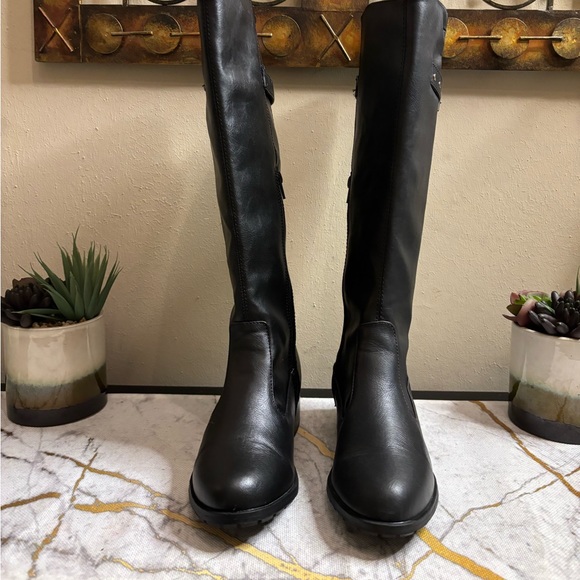 Rampage black boots with inside half zipper; nice and comfortable; very pretty - Picture 14 of 14